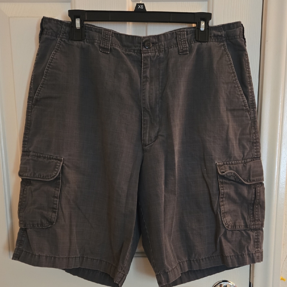 Axist Dark Gray Cargo Shorts for Men